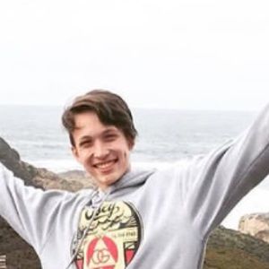 Meet your Posher, Sebastian